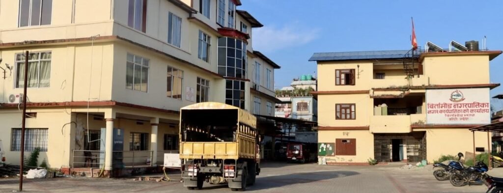 बिर्तामोडमा वडा विभाजनको प्रस्ताव, सीमाना हेरफेरमा गम्भीर बन्दै नगरपालिका