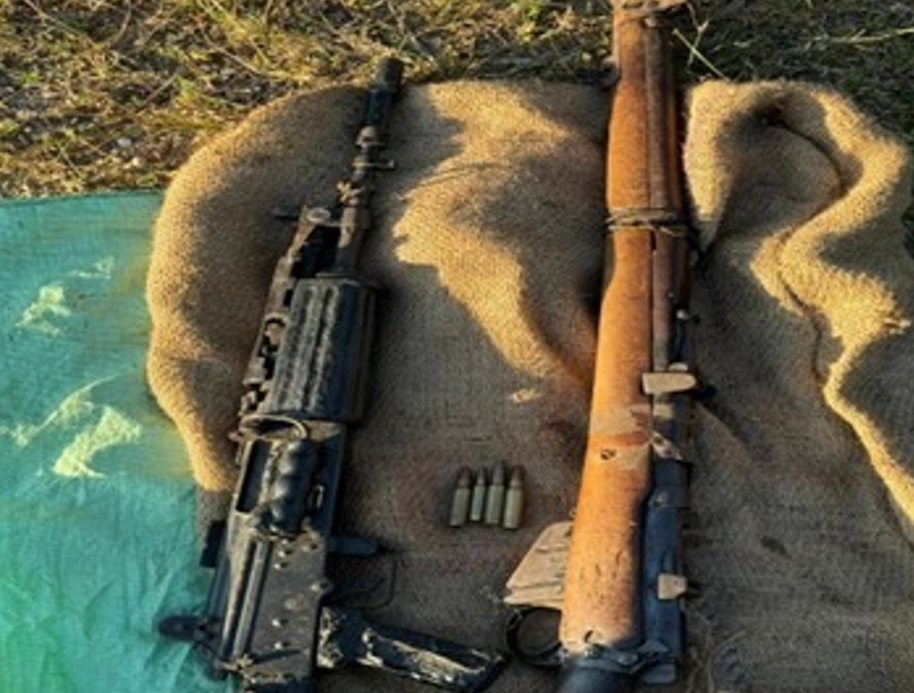 पाँचथरमा भेटिए झापामा लुटिएका हतियार