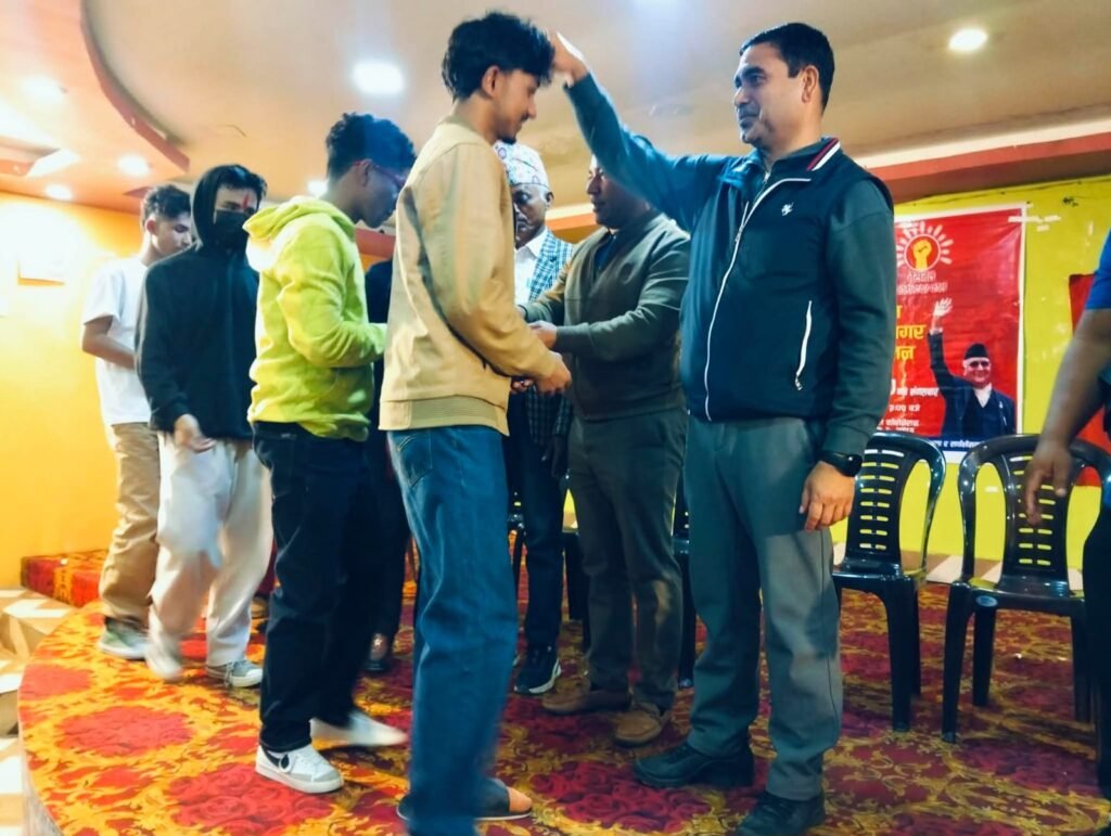 -देश बचाउन युवाले भ्रमको राजनीति चिर्नु पर्छः थापा