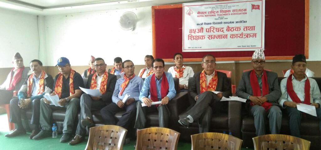 झापाका २३ जना शिक्षक कदरपत्र सहित सम्मानित:५६ जना सेवा निवृत्त