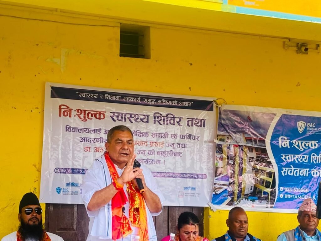 तक्षशिलाले गर्यो मदरसामा शैक्षिक सामग्री र फर्निचर हस्तान्तरण
